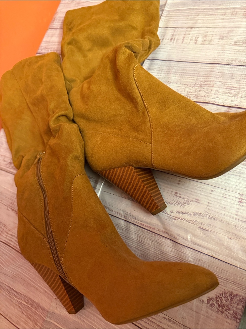 Women’s Suede Slouchy Pointed-Toe Mid-Heel Boots in Mustard New Without Box - Picture 4 of 7